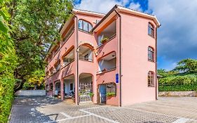 House Mocibob